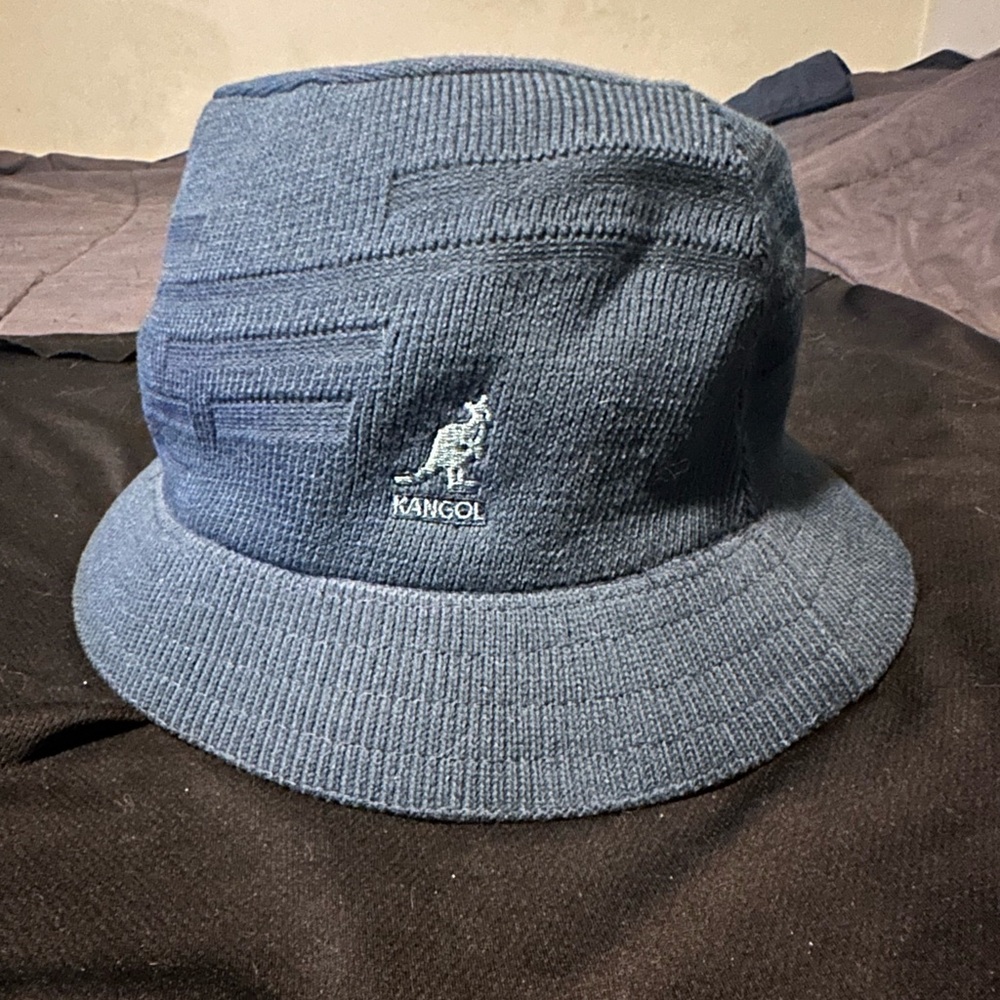 1 Kangol Furgora Bin